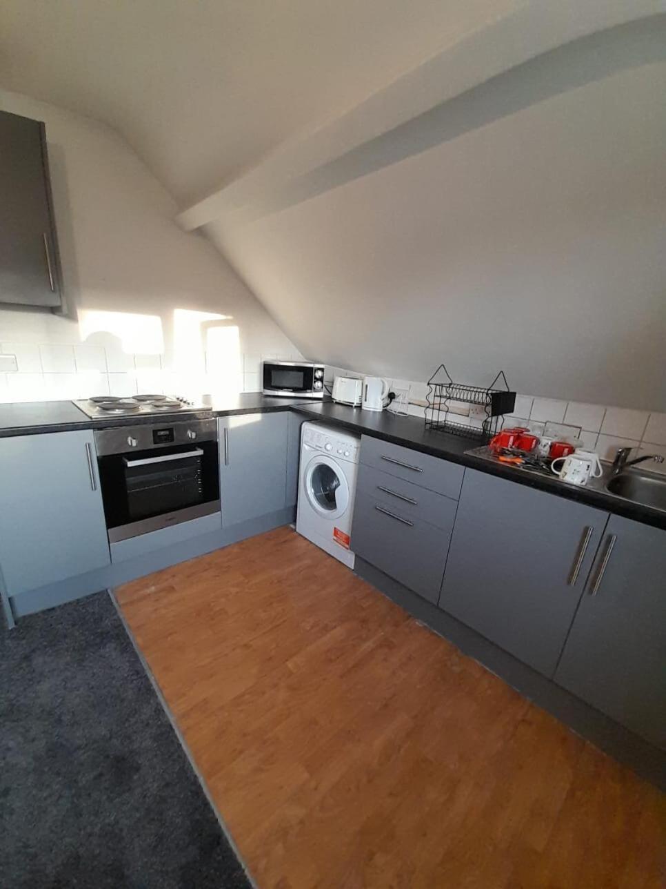 Entire Victoria Park Cardiff Apartment With Free Street Parking Bus 17 And 18 Direct To Cardiff City Centre, Fast Free Wi-Fi Exteriér fotografie