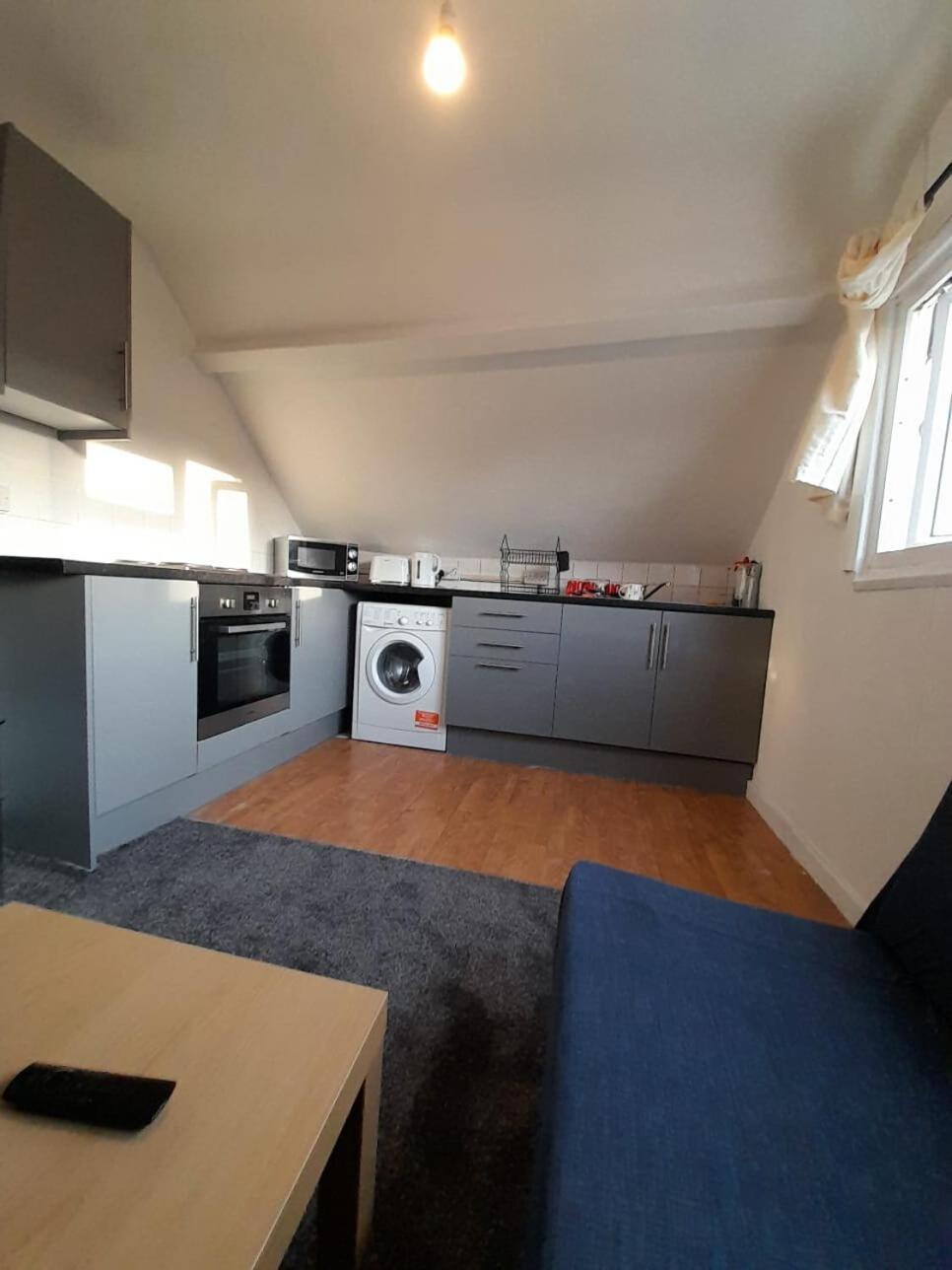 Entire Victoria Park Cardiff Apartment With Free Street Parking Bus 17 And 18 Direct To Cardiff City Centre, Fast Free Wi-Fi Exteriér fotografie