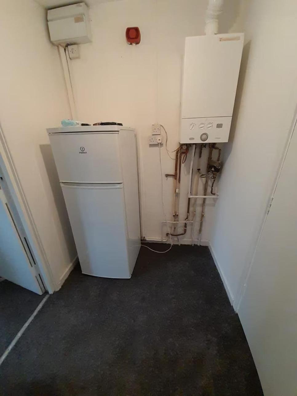 Entire Victoria Park Cardiff Apartment With Free Street Parking Bus 17 And 18 Direct To Cardiff City Centre, Fast Free Wi-Fi Exteriér fotografie