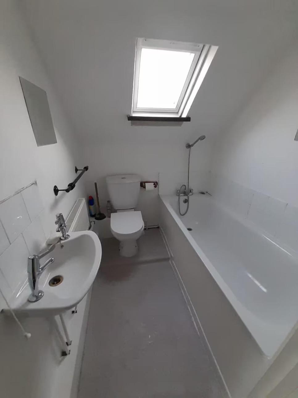 Entire Victoria Park Cardiff Apartment With Free Street Parking Bus 17 And 18 Direct To Cardiff City Centre, Fast Free Wi-Fi Exteriér fotografie