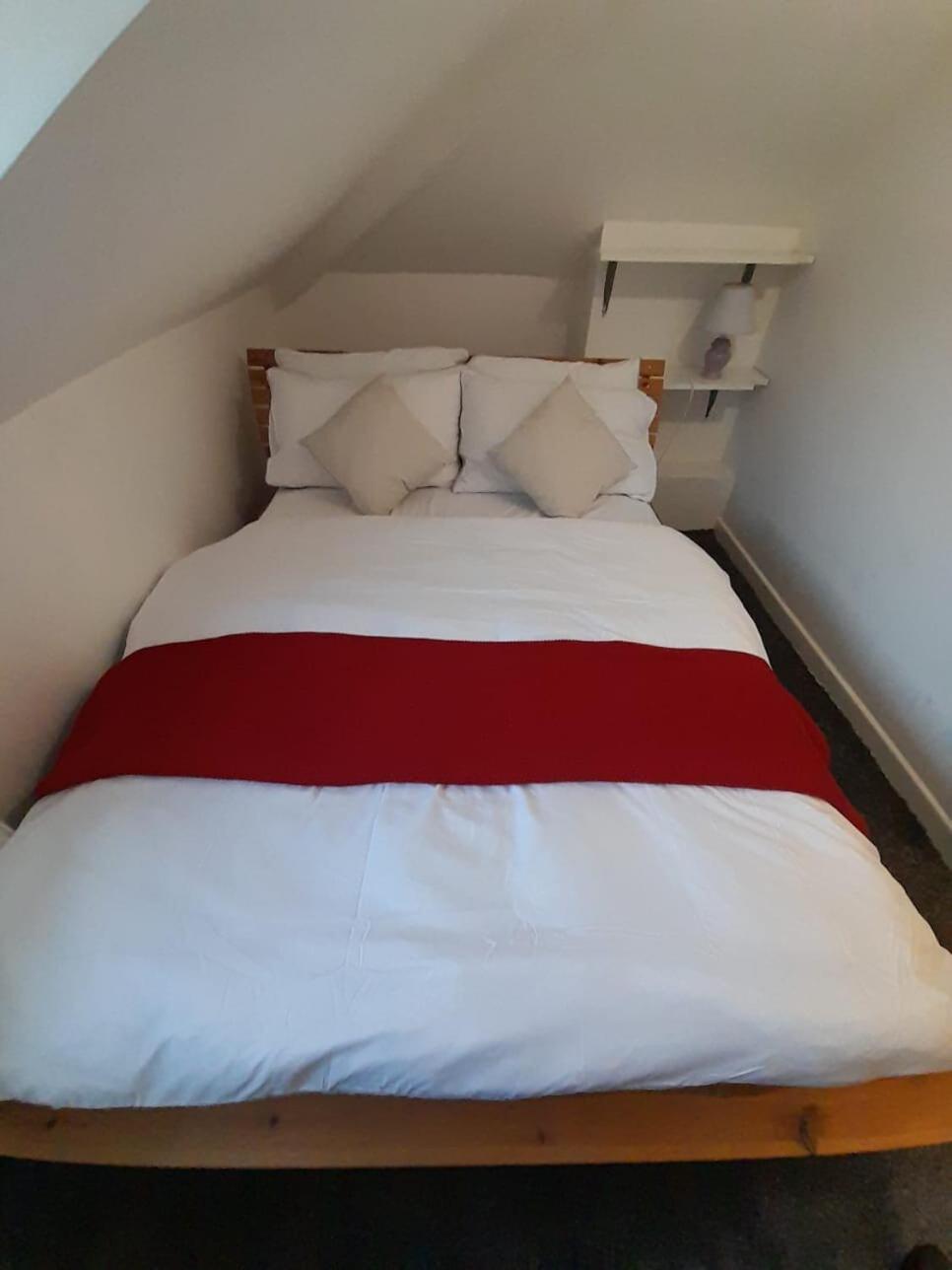 Entire Victoria Park Cardiff Apartment With Free Street Parking Bus 17 And 18 Direct To Cardiff City Centre, Fast Free Wi-Fi Exteriér fotografie