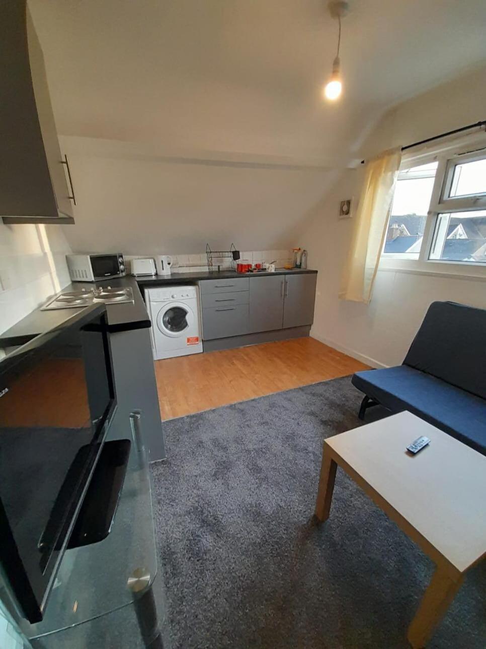 Entire Victoria Park Cardiff Apartment With Free Street Parking Bus 17 And 18 Direct To Cardiff City Centre, Fast Free Wi-Fi Exteriér fotografie