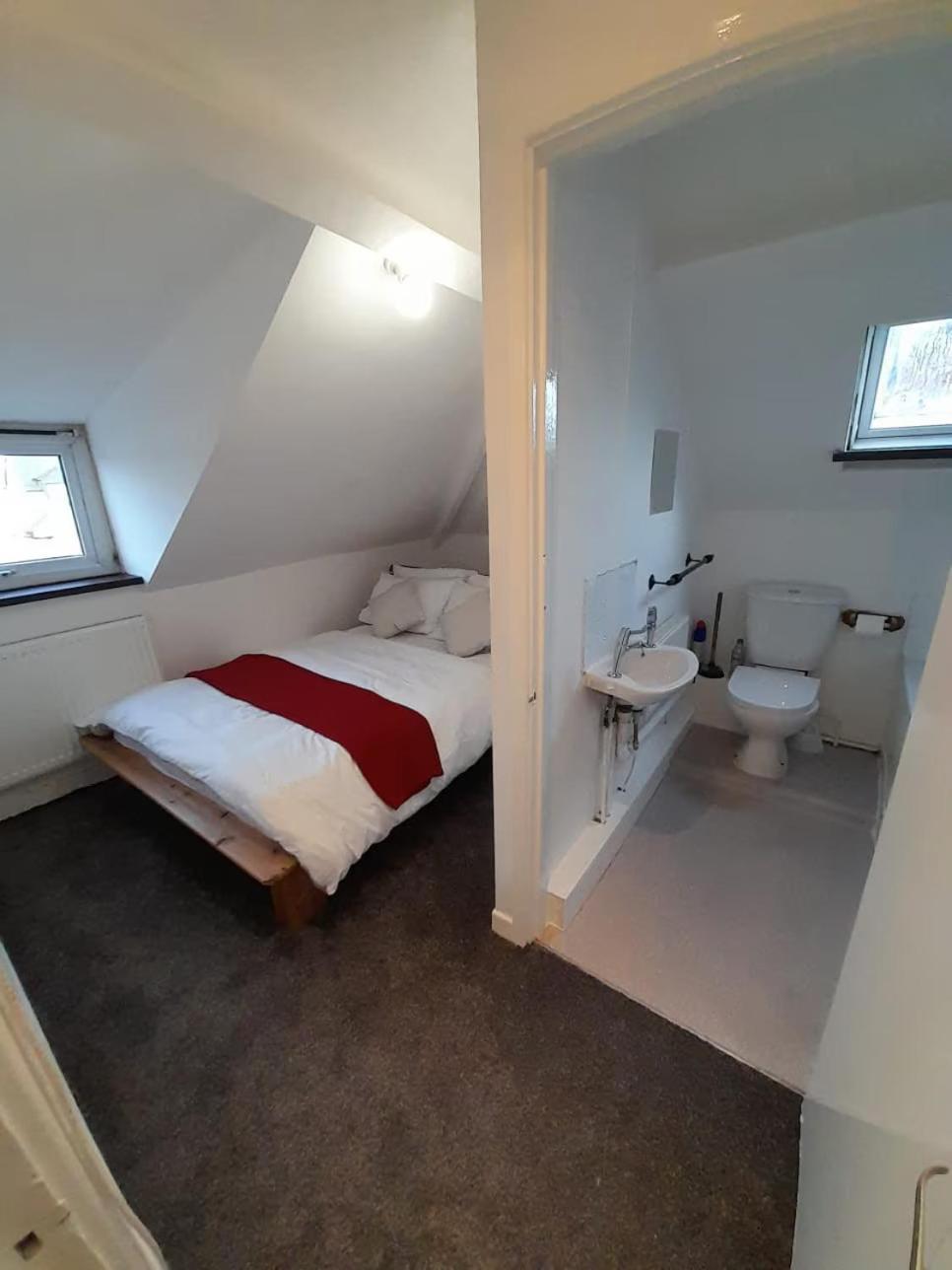 Entire Victoria Park Cardiff Apartment With Free Street Parking Bus 17 And 18 Direct To Cardiff City Centre, Fast Free Wi-Fi Exteriér fotografie