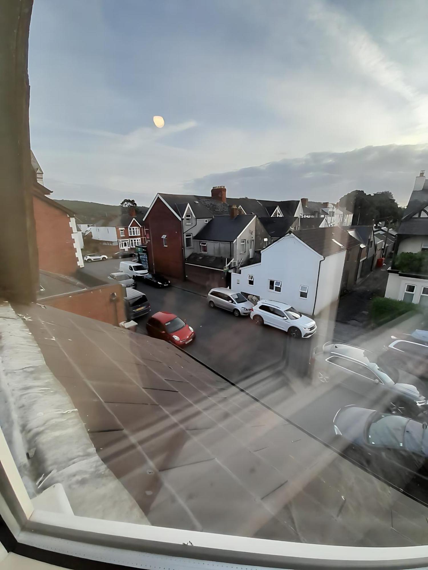 Entire Victoria Park Cardiff Apartment With Free Street Parking Bus 17 And 18 Direct To Cardiff City Centre, Fast Free Wi-Fi Exteriér fotografie